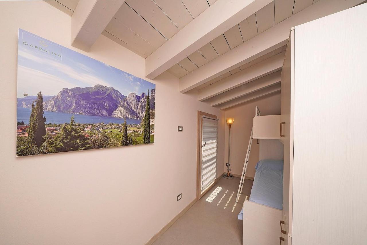 Gardaliva 5 Apartment Manerba del Garda Luaran gambar